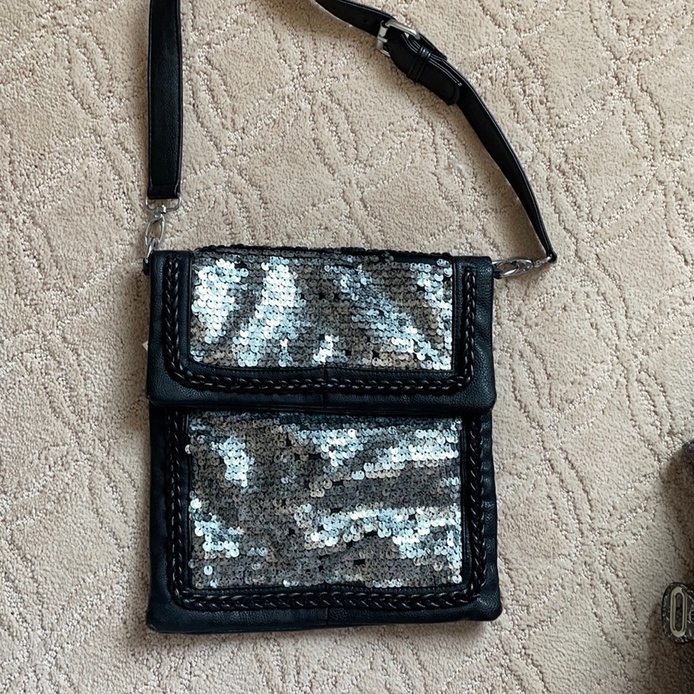Lionel Cross Body Bag